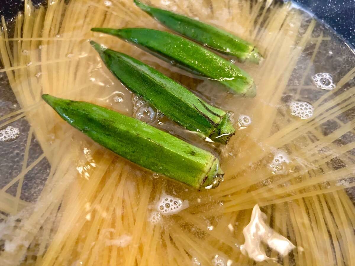 トマトとオクラの冷製パスタ
