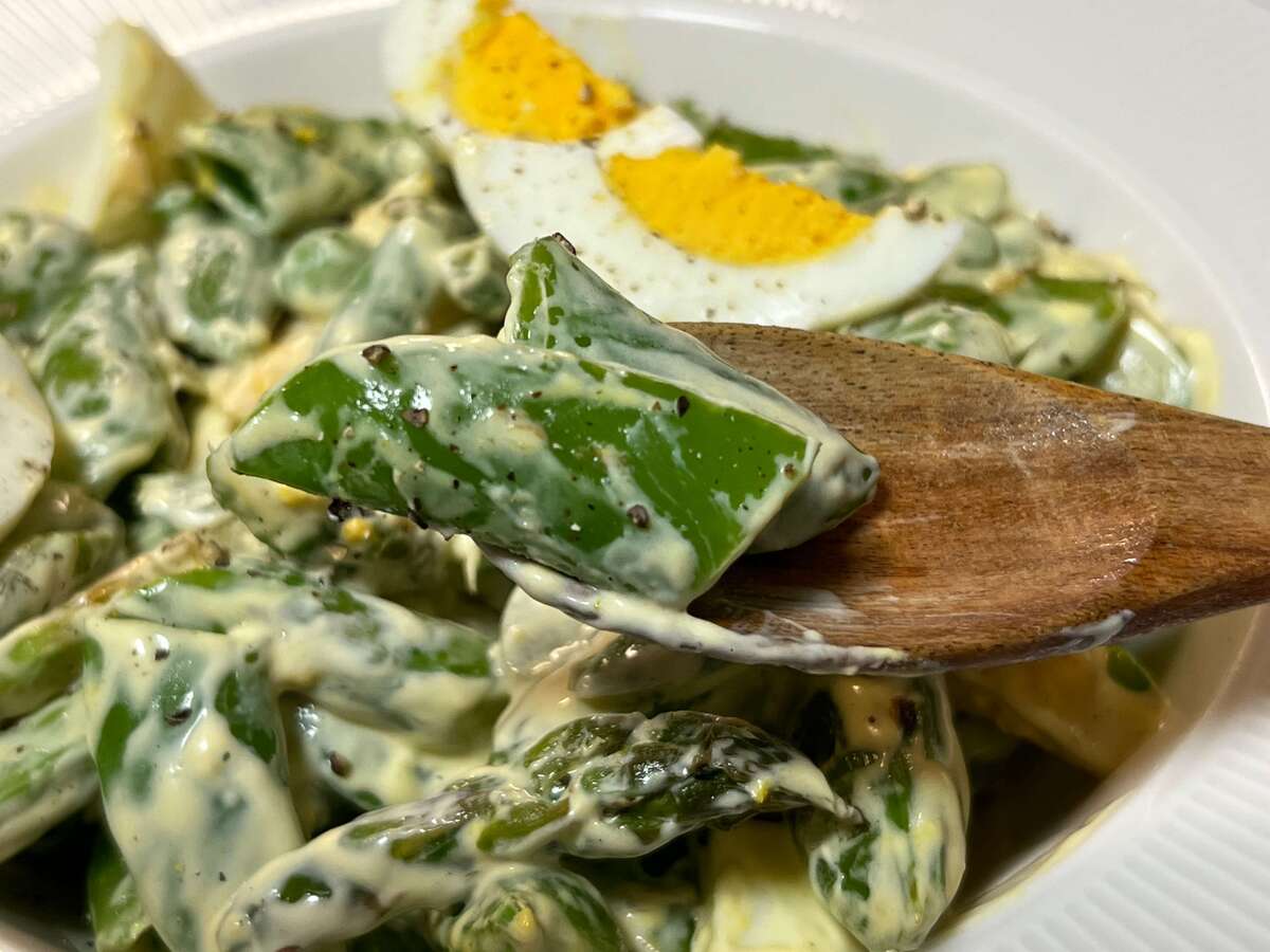 スナップえんどうとアスパラとたまごのデリサラダ