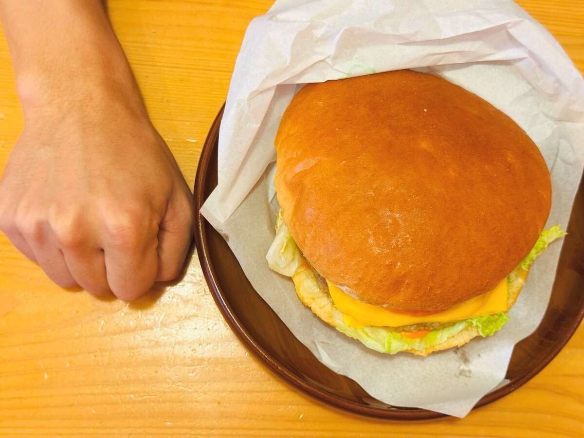 「お月見フルムーンバーガー」