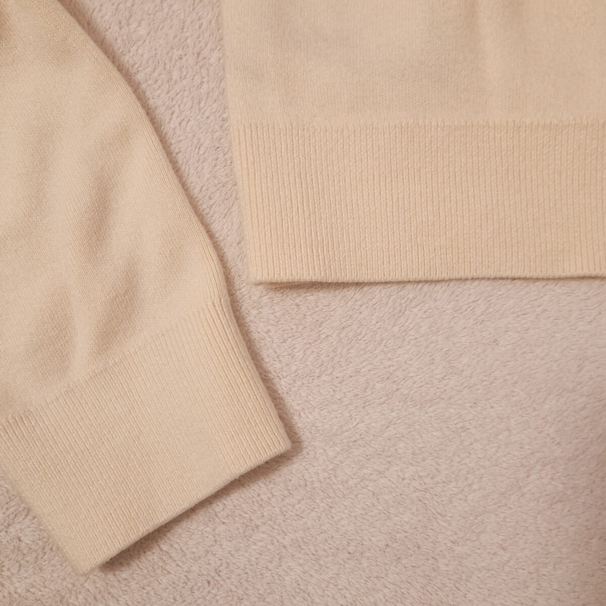 ユニクロ「スムースコットンポロセーター」