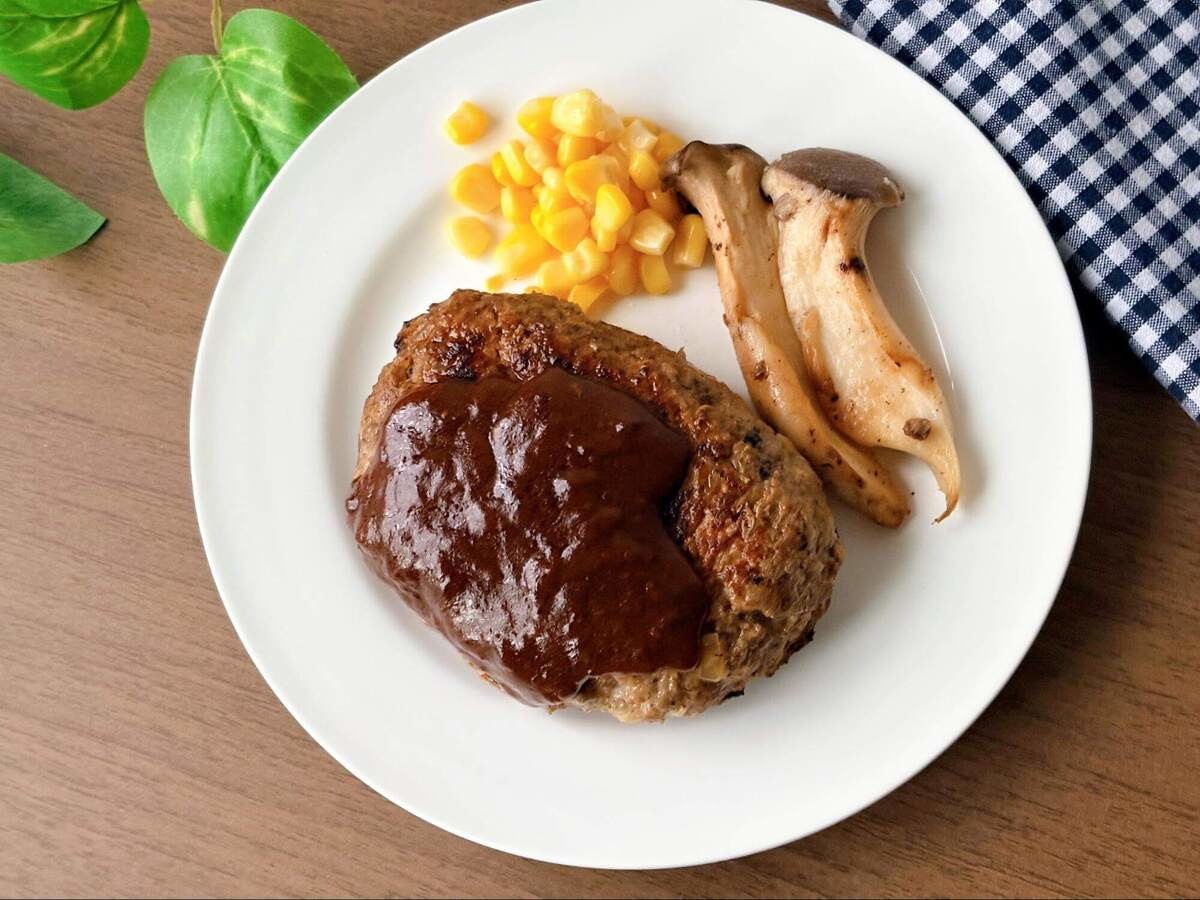 玉ねぎたっぷり超簡単！肉汁たっぷりハンバーグ