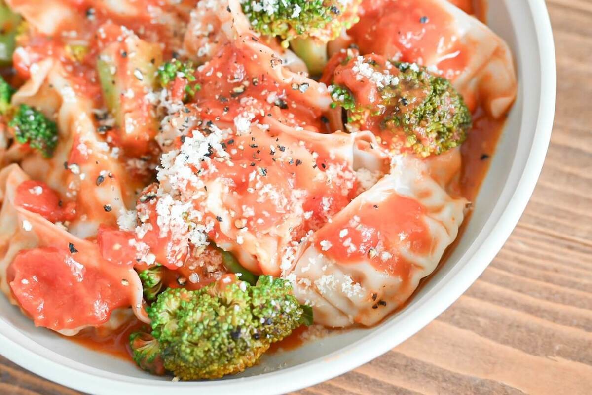 味の素公式「鍋ひとつで簡単 ブロッコリーとギョーザのだしトマト煮」のレシピ