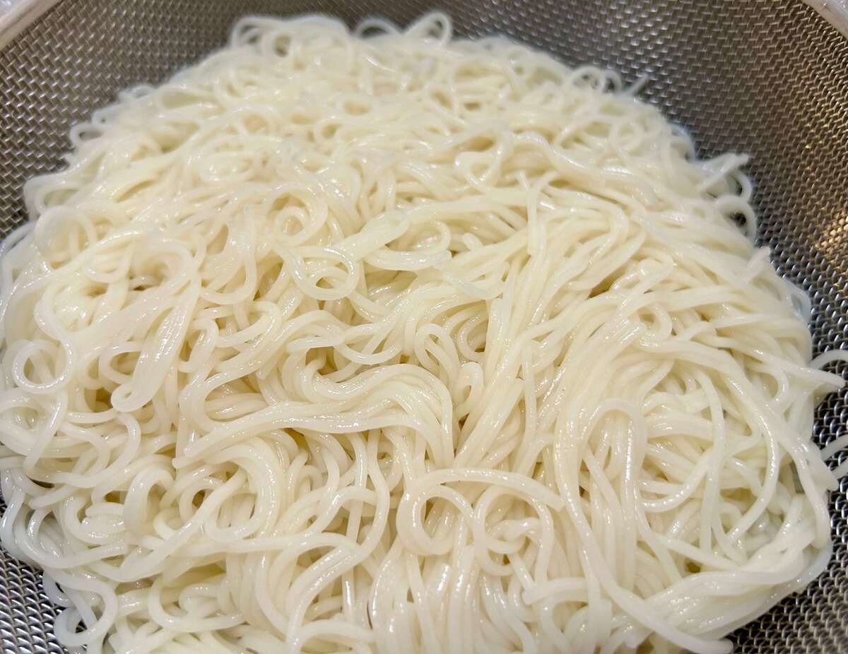 もこ⌇夫の胃袋つかんだ褒められごはんさん「ネギ塩豚そうめん」のレシピ