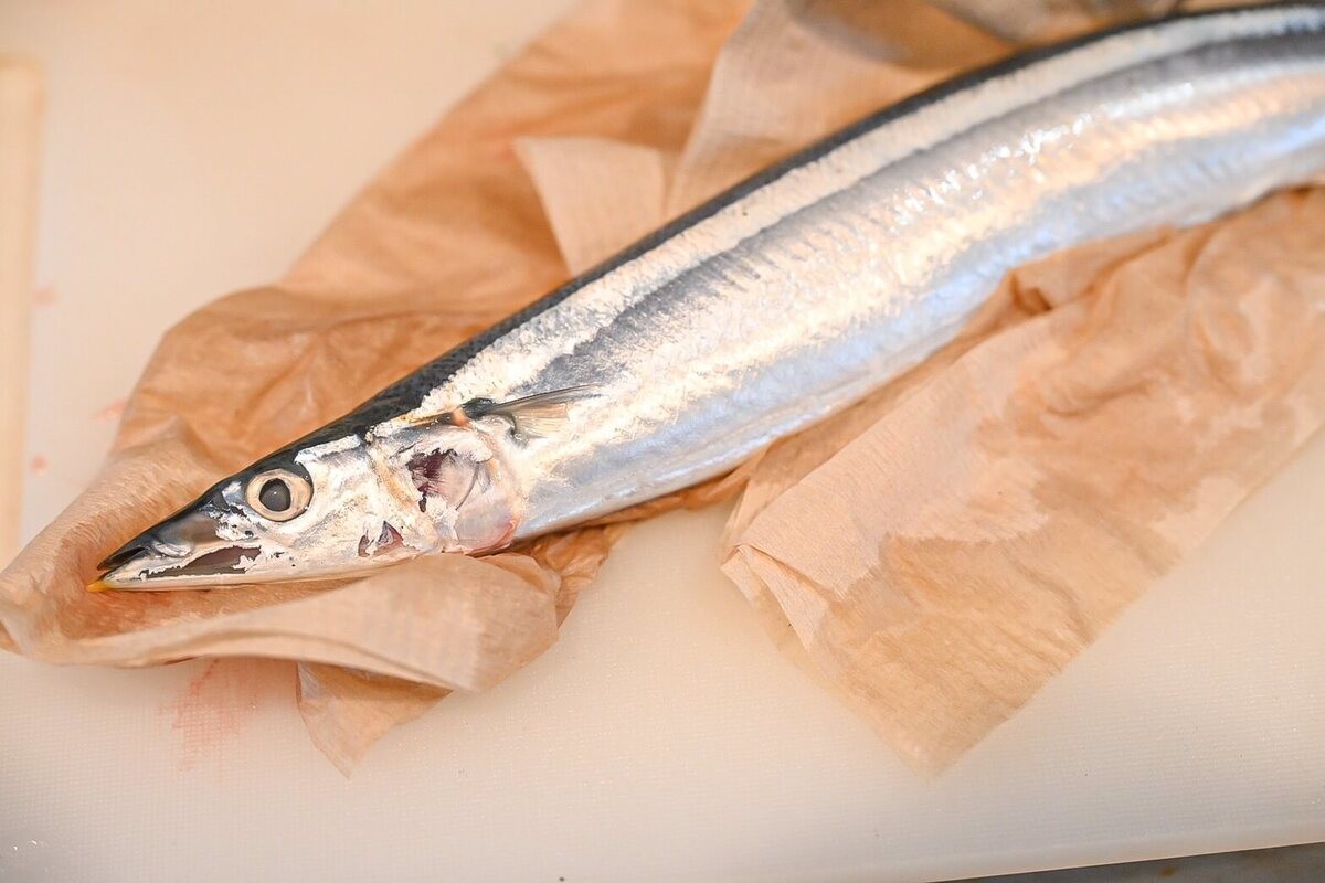 山内鮮魚店さんが教える「フライパンでサンマを美味しく焼く方法」