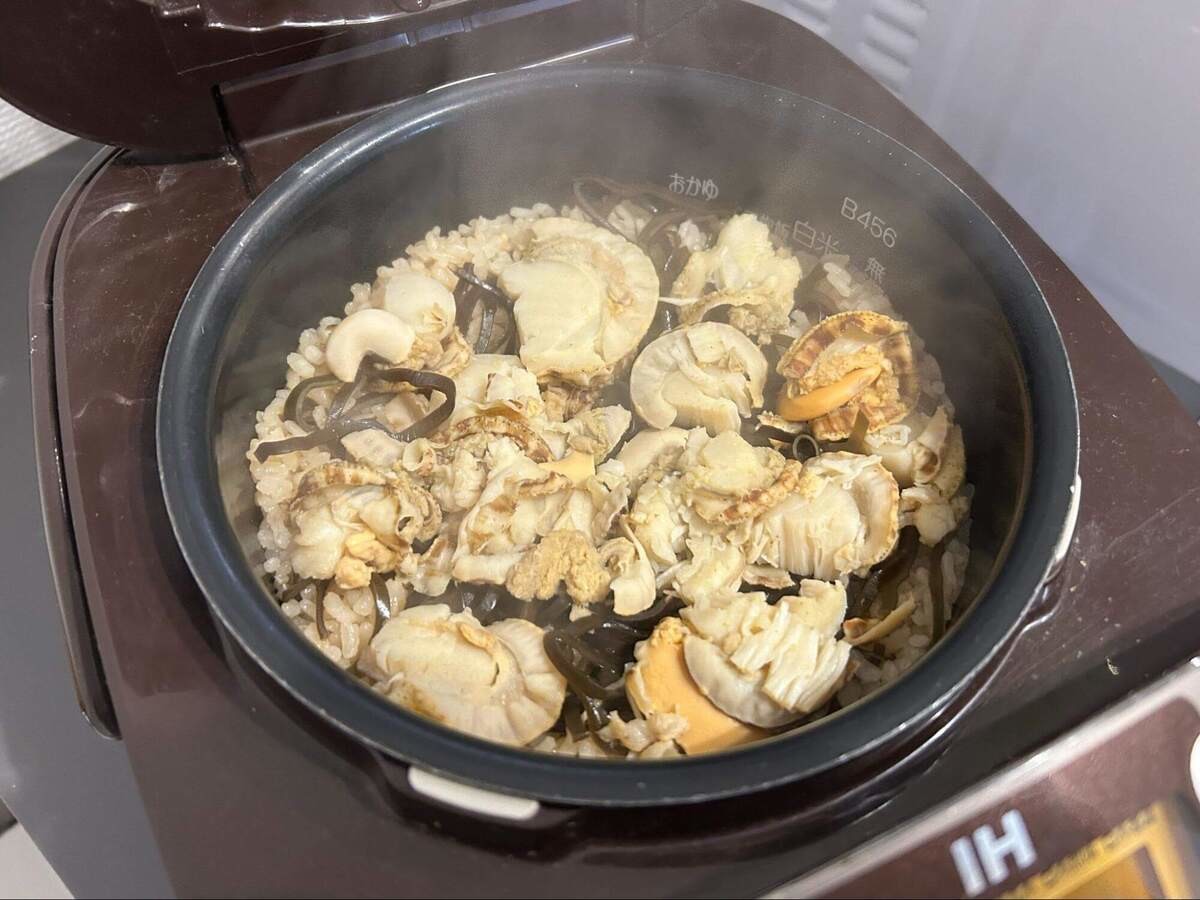 タサン志麻さん「塩昆布とホタテの炊き込みご飯」のレシピ