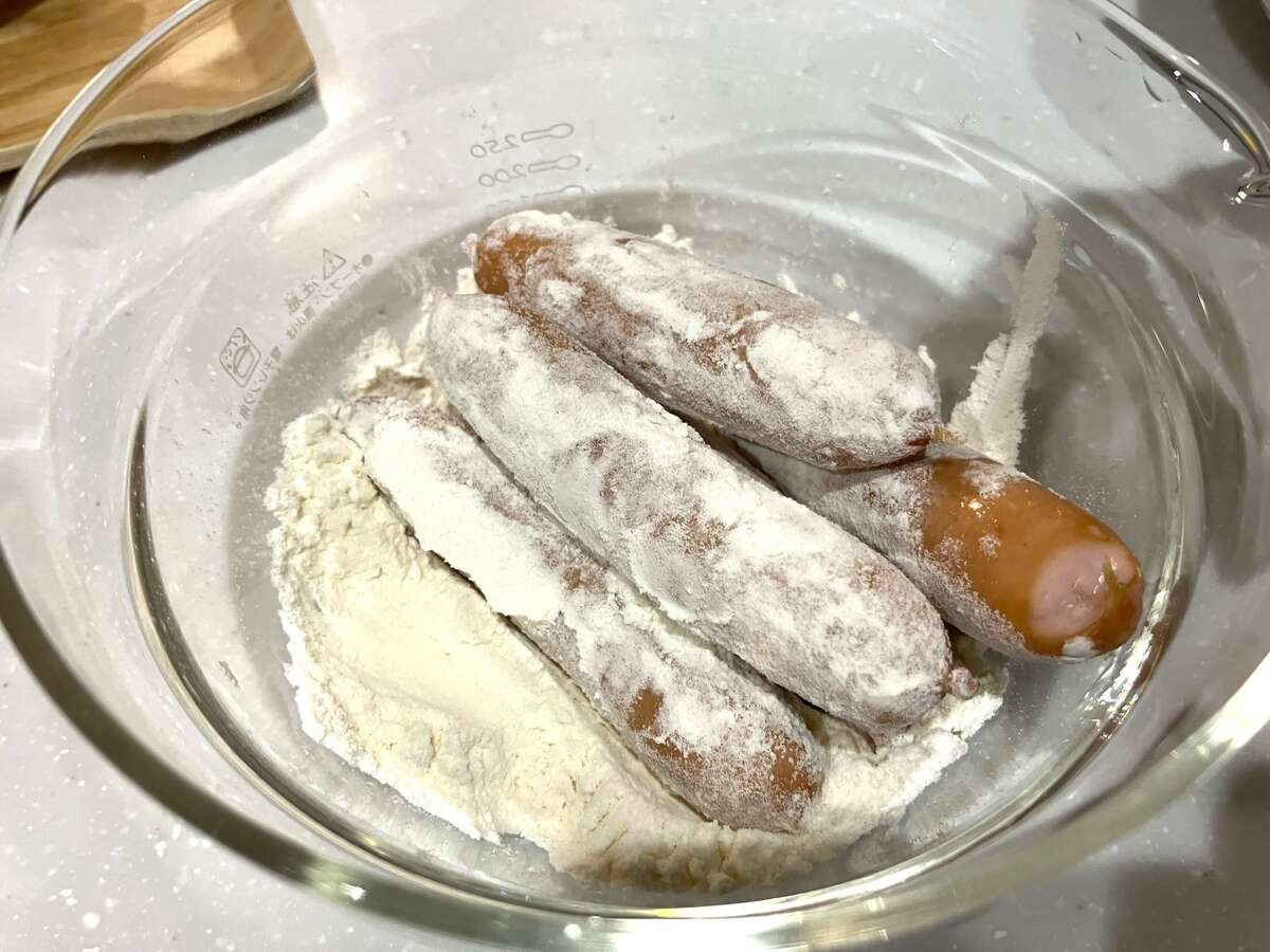 丸大食品「ウインナーのベビースターラーメン衣揚げ」