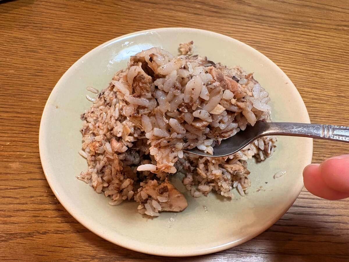 「水なしで作るサバ缶焼飯」