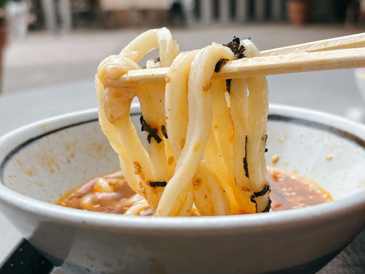 丸亀製麺「旨辛豚つけ汁うどん」