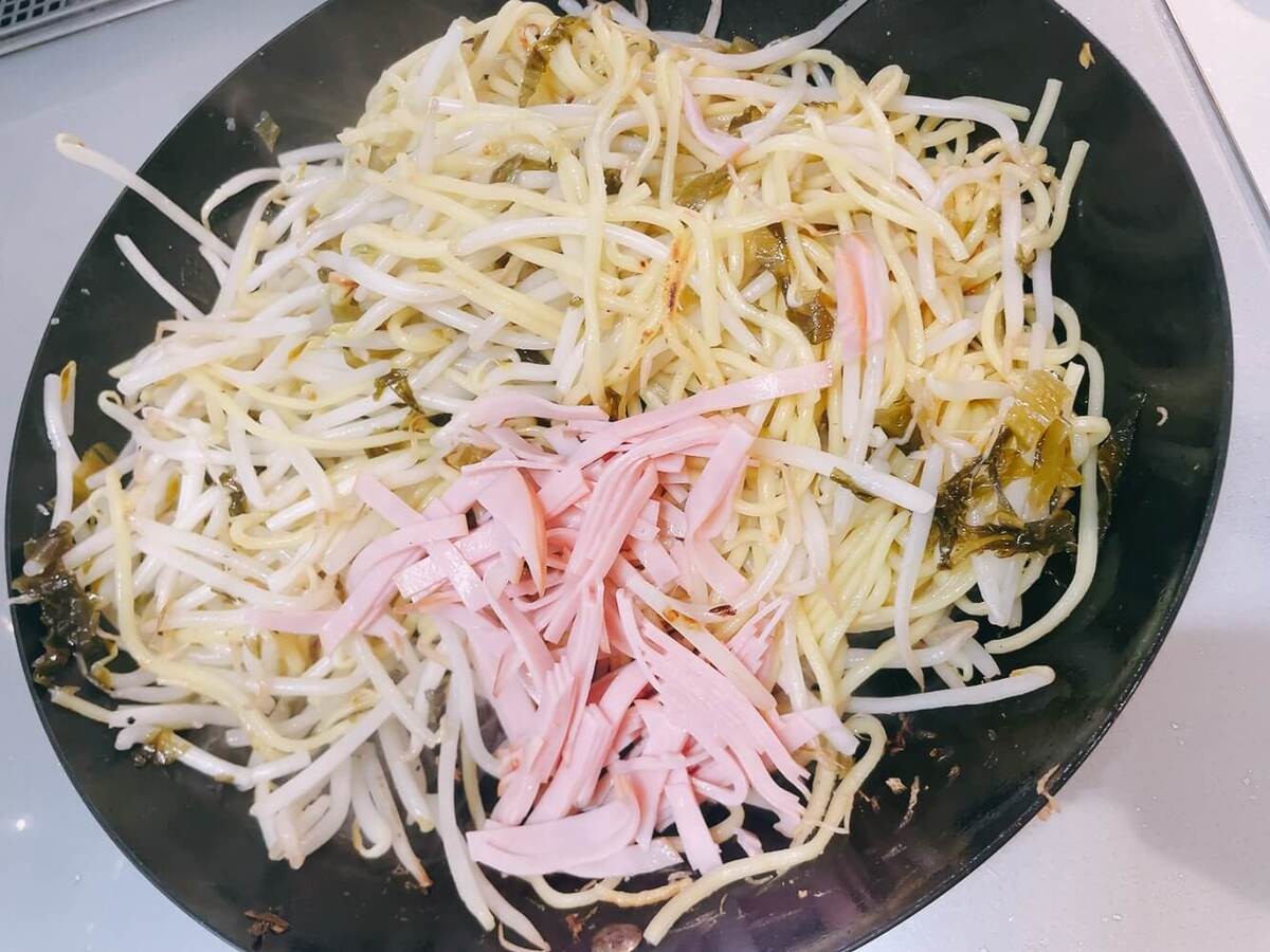 もやしと高菜の焼きそば