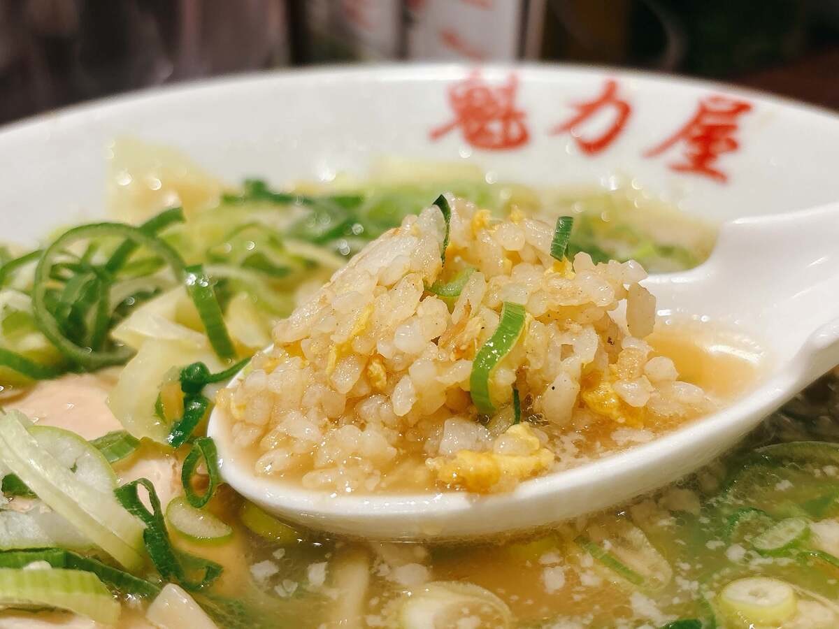 魁力屋「背脂生姜塩ラーメン」