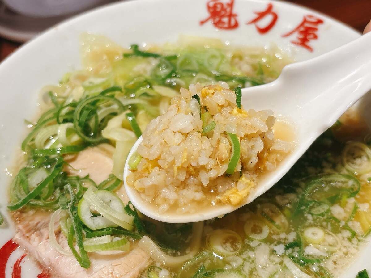 魁力屋「背脂生姜塩ラーメン」