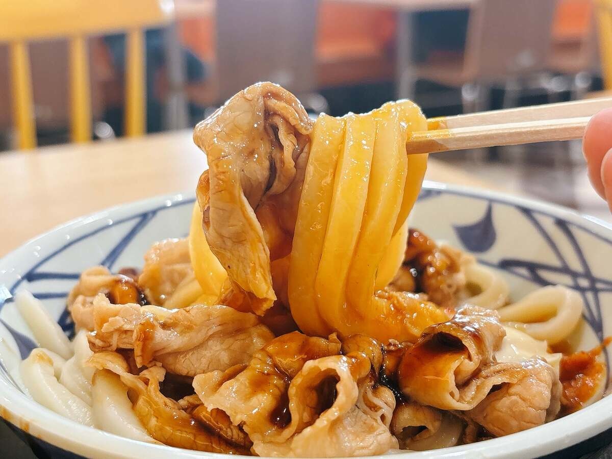 丸亀製麺「こく旨豚玉ぶっかけ 並（税込890円）