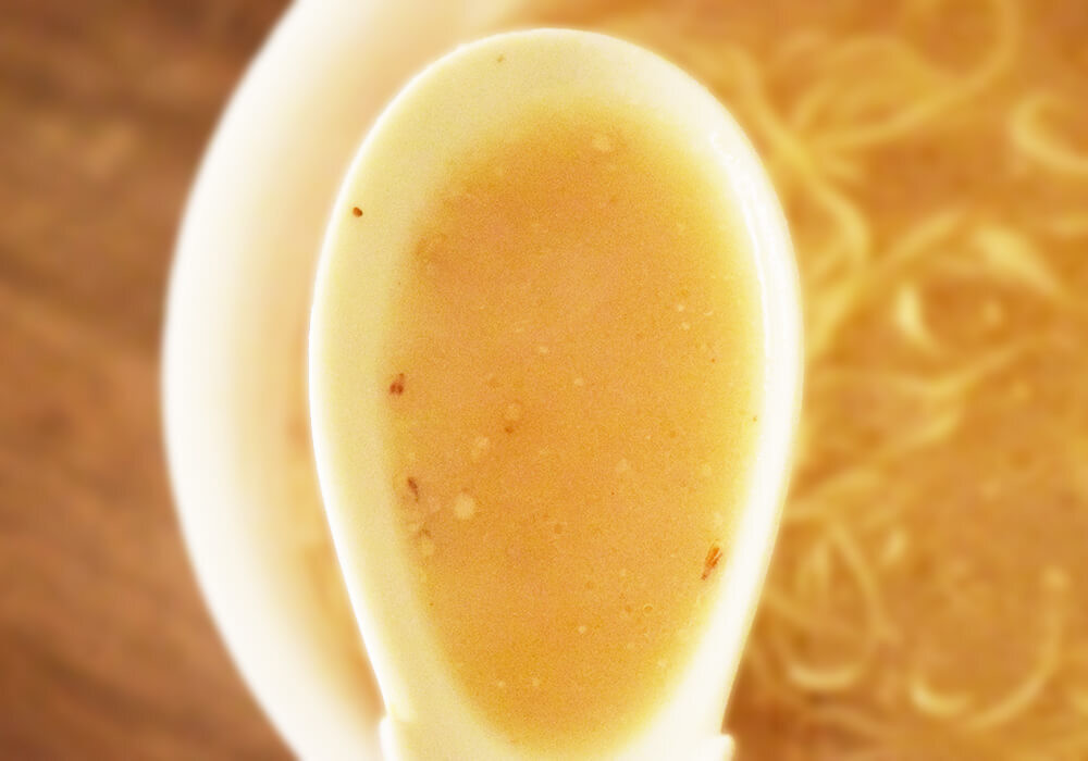 ローソン「スープ激うま！濃厚豚骨ラーメン」