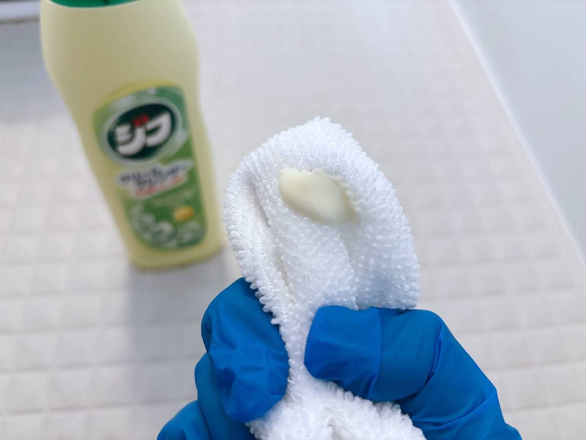 スニーカーの汚れを落とす方法