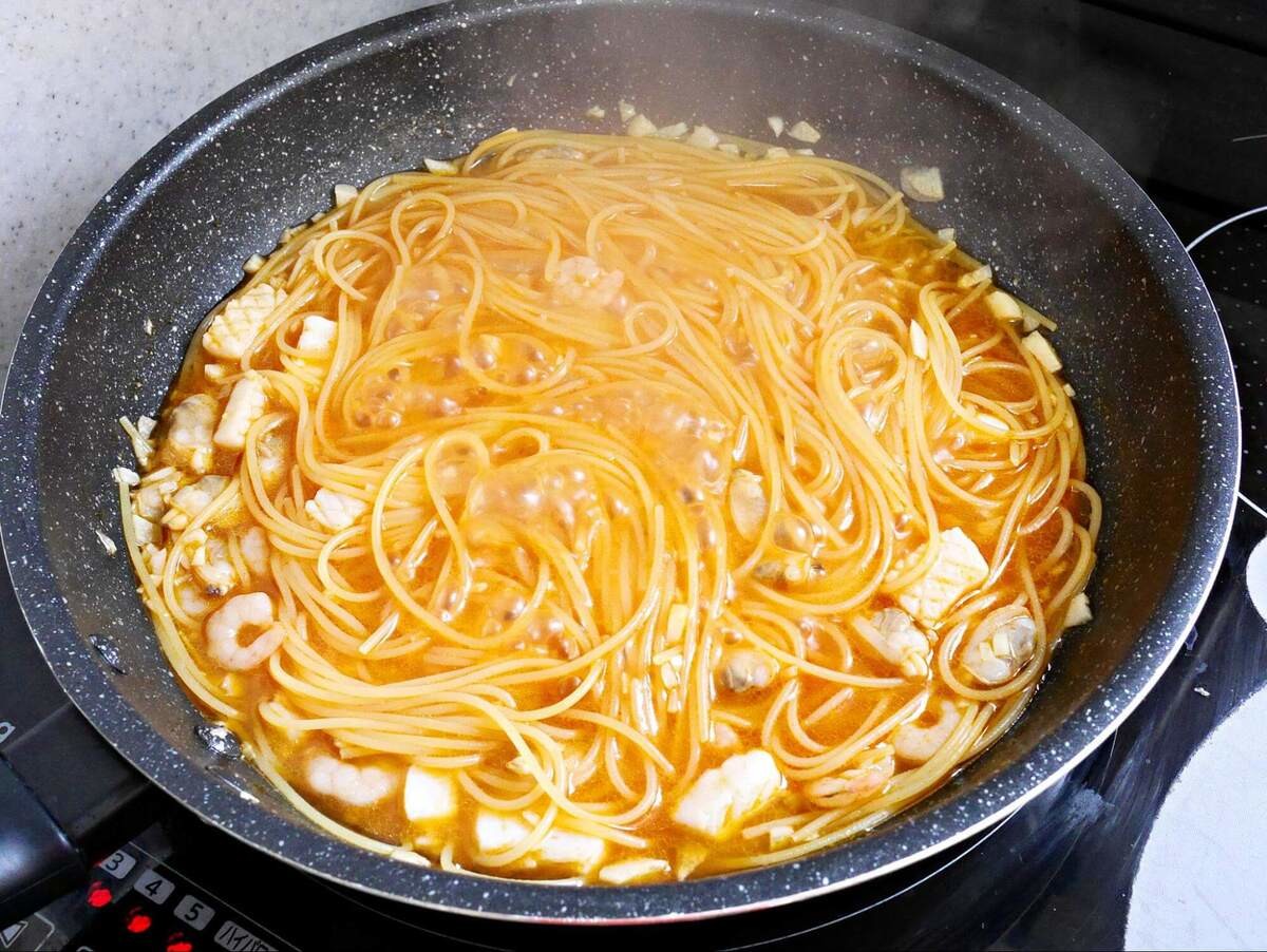 鳥羽周作さん「やばいペスカトーレ」のレシピ