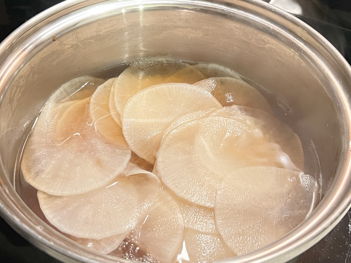 ひらひら大根と豚バラのさっと煮