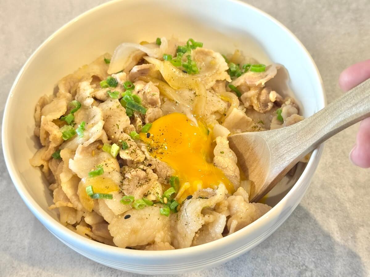 鳥羽周作さん「ガツンとうまい！！ロマンの豚丼」