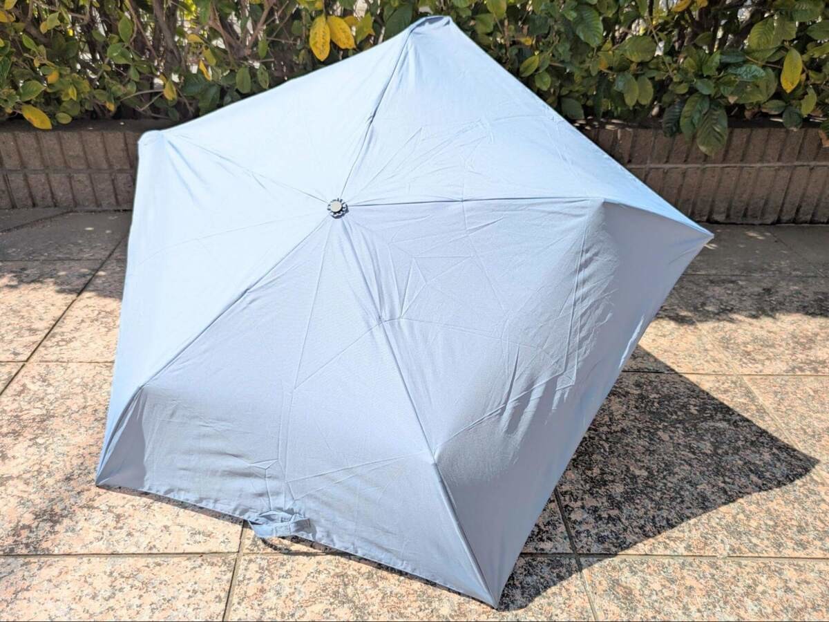 持っているのを忘れちゃう軽さ!?折りたたみ傘
