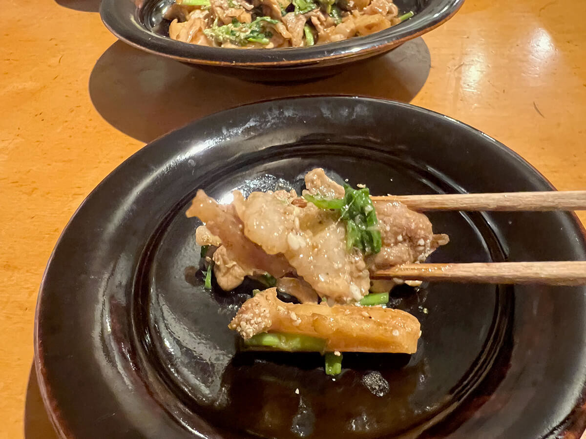 れんこんと豚肉のオイスター黒酢炒め