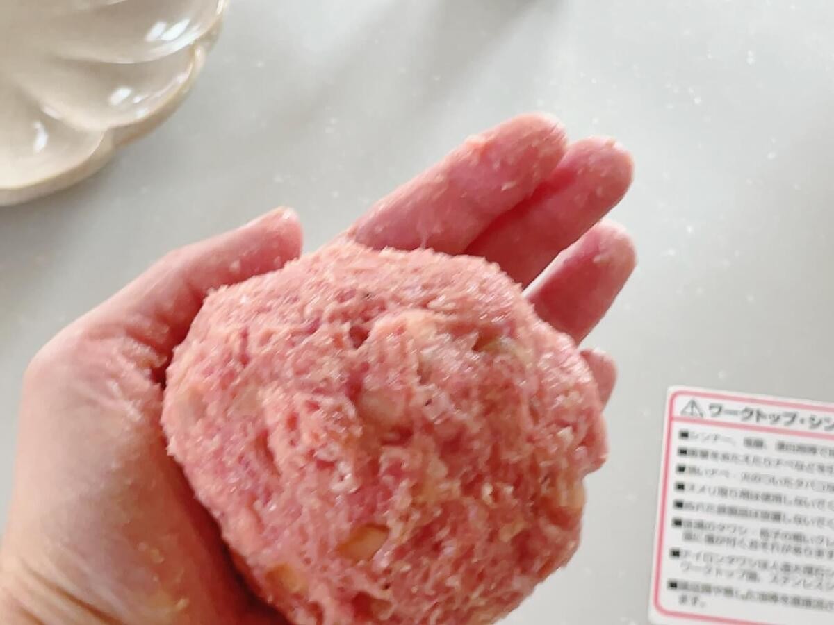 ハンバーグに氷(クラッシュアイス)を入れて焼くレシピ