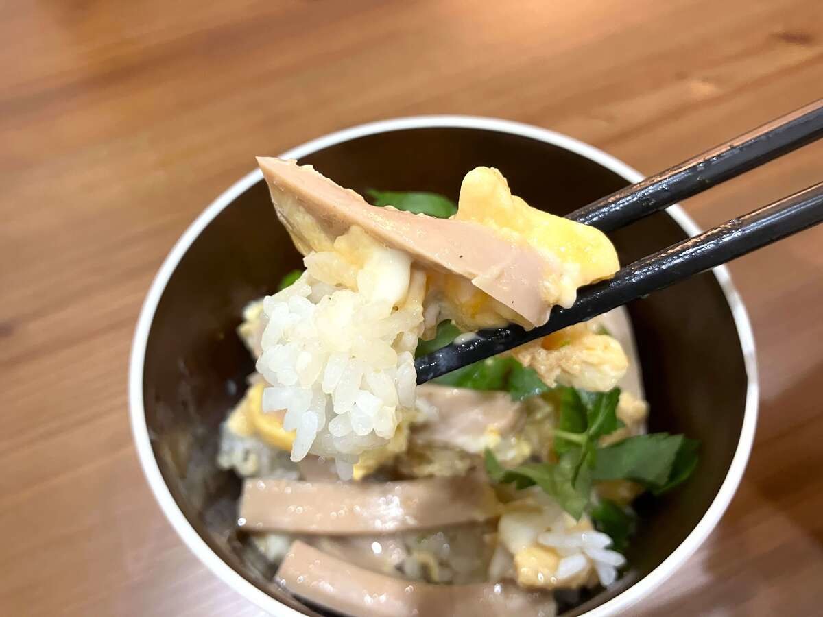 ニッスイ「ソーセージのレンチン親子丼」のレシピ