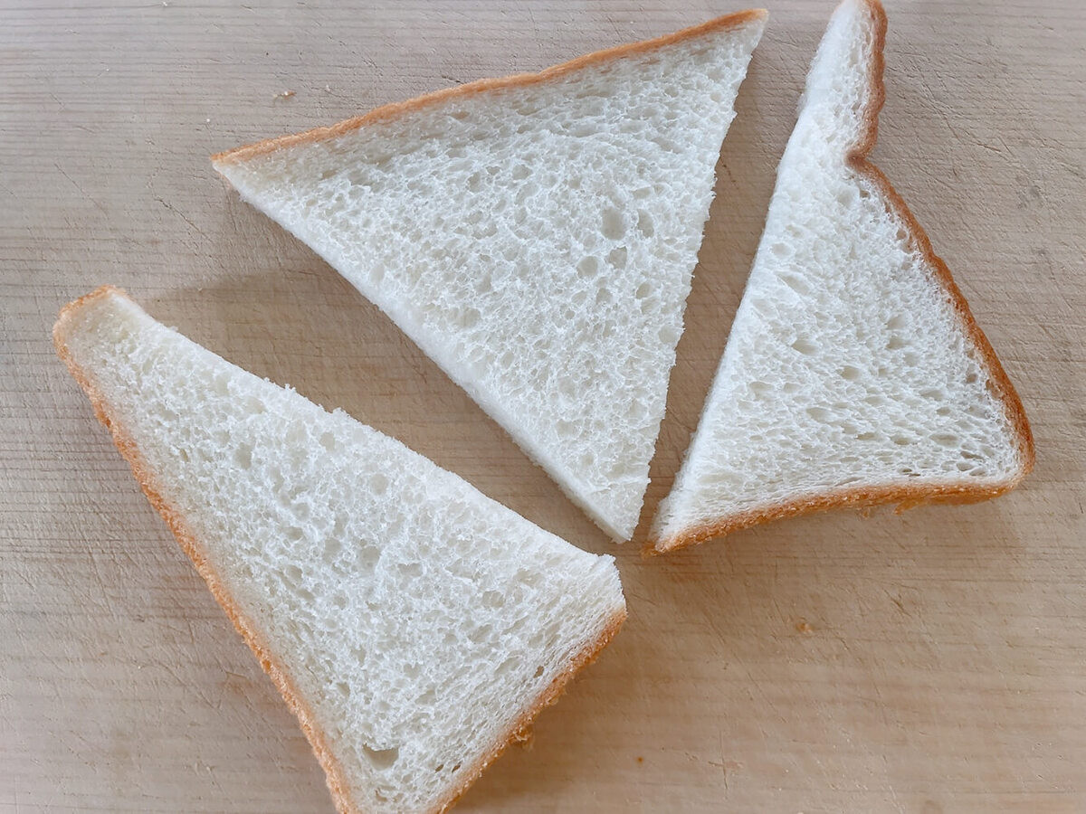 食パンで作るカラフルピザ