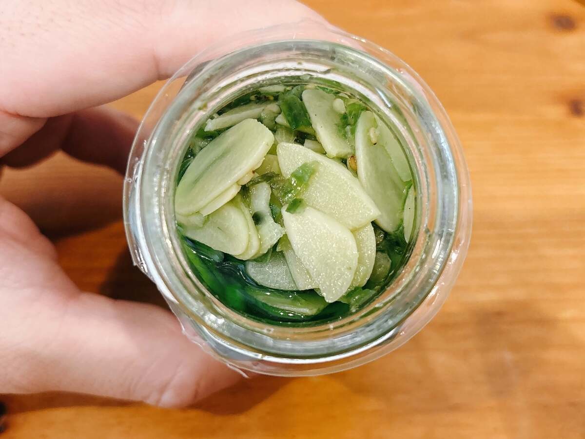 青いにんにく辣油 青唐辛子