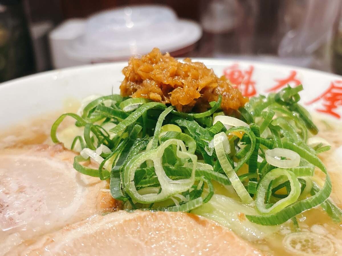 魁力屋「背脂生姜塩ラーメン」