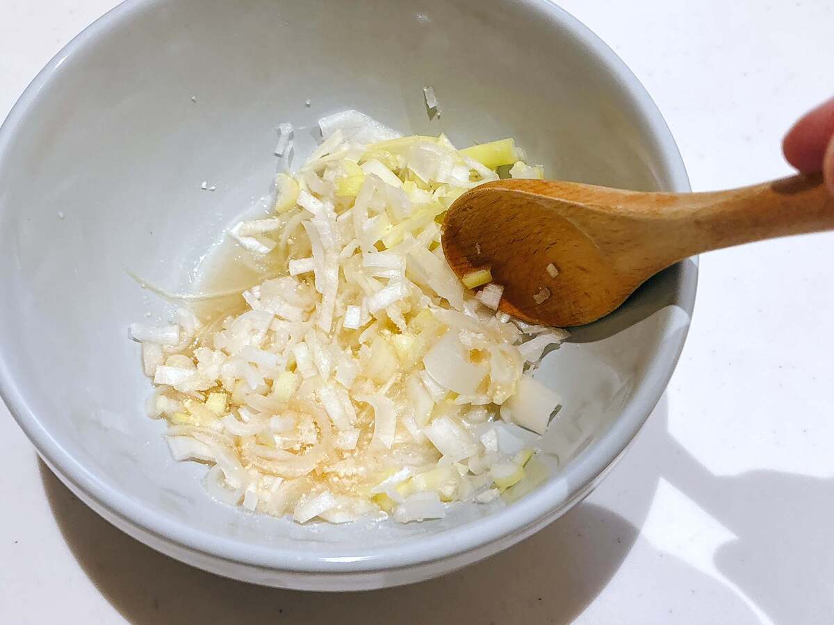 鶏むねしっとり焼き ねぎ塩レモンソース