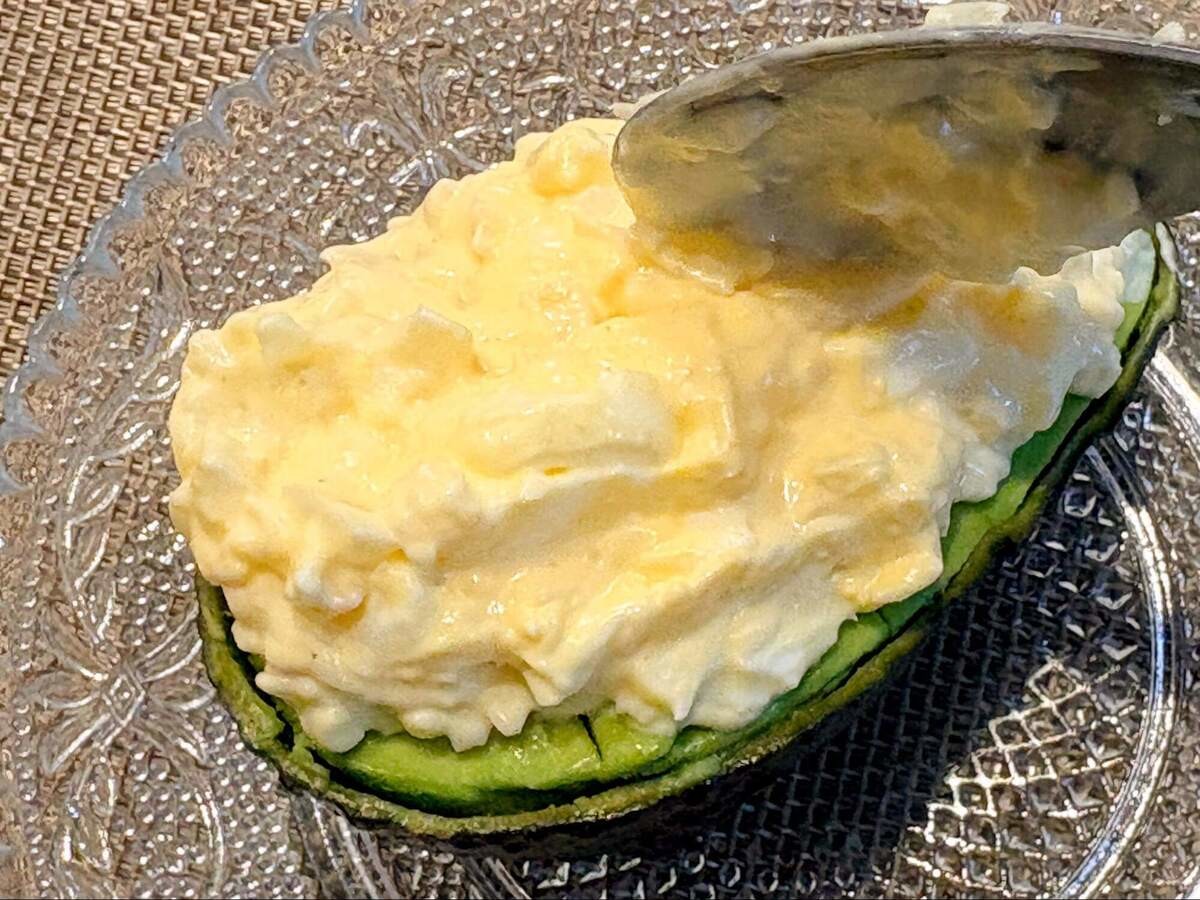 りんちょこチャンネルさん「海老とアボカドのタルタル仕立て」のレシピ