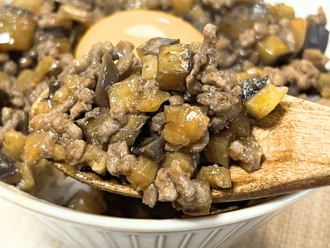 「ナスとひき肉の甘うまケチャップそぼろ丼」