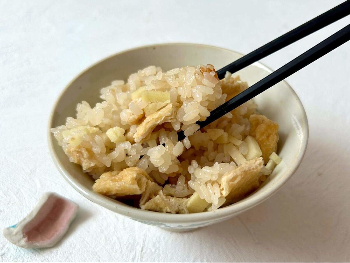 油揚げとしょうがの炊き込みご飯