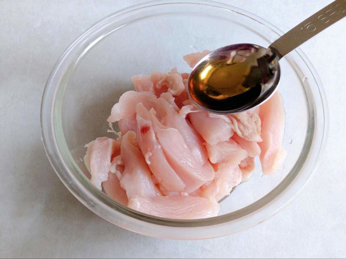 栗原はるみさん「きゅうりと鶏肉の炒めもの」