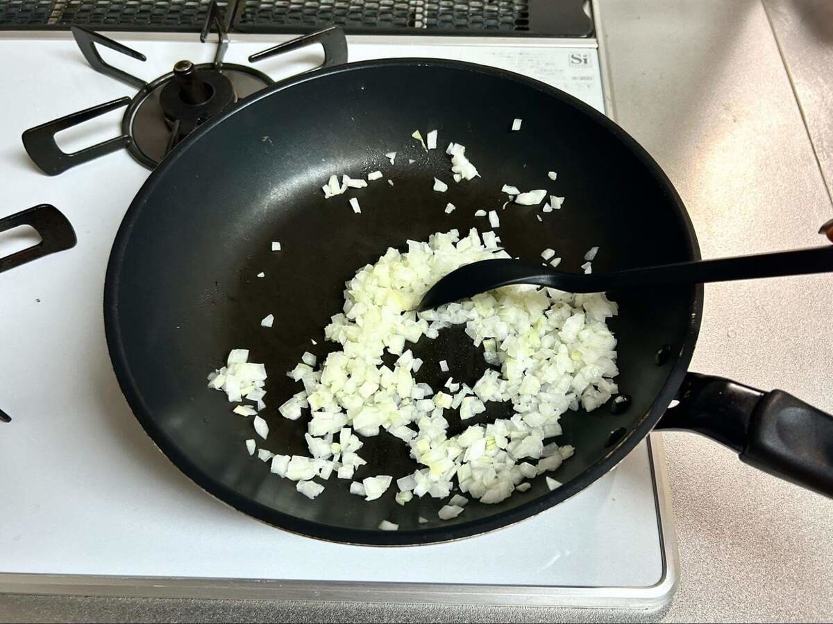 鳥羽周作さん「ふわふわ煮込みハンバーグ」