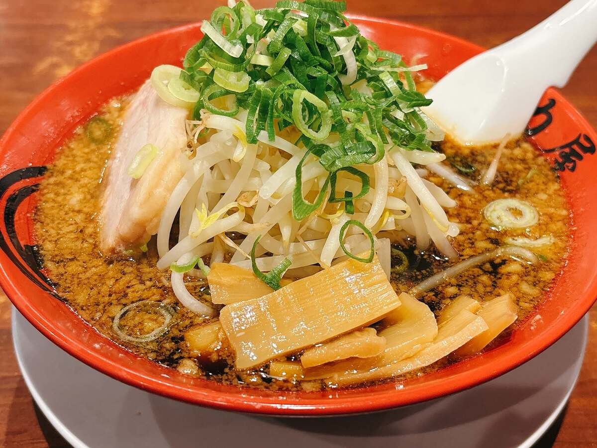 魁力屋「京都漆黒醤油ラーメン」