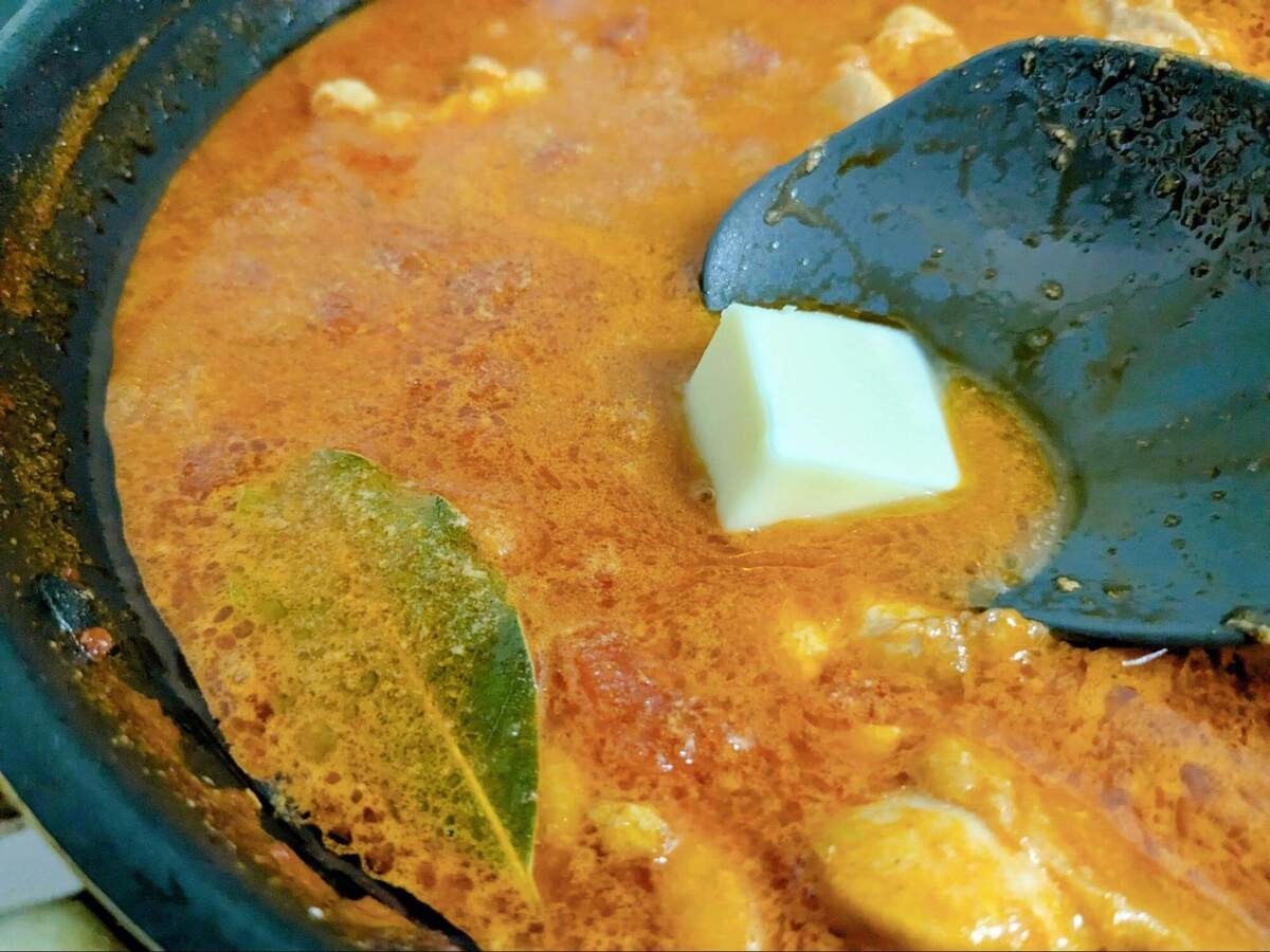 目黒蓮さん「バターチキンカレー」のレシピ