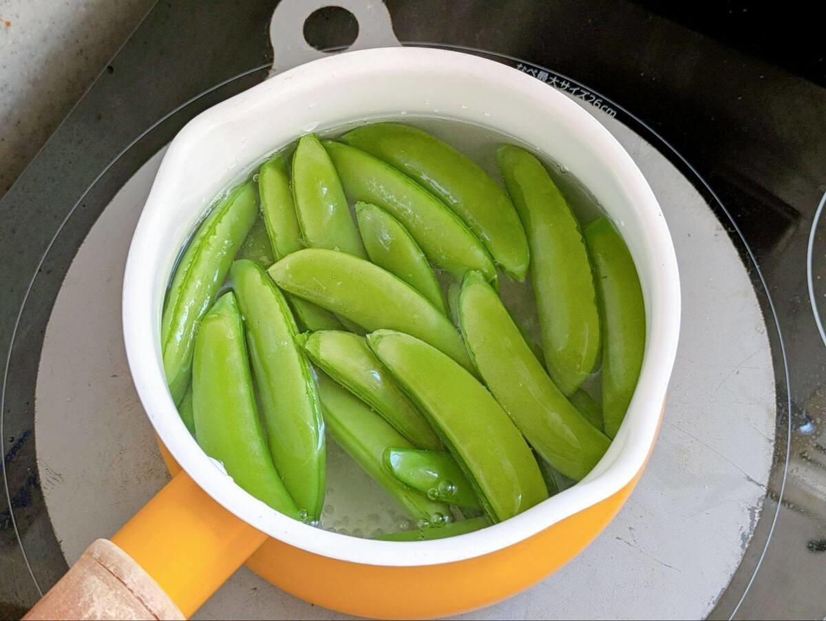 スナップエンドウとホタテのバター炒め