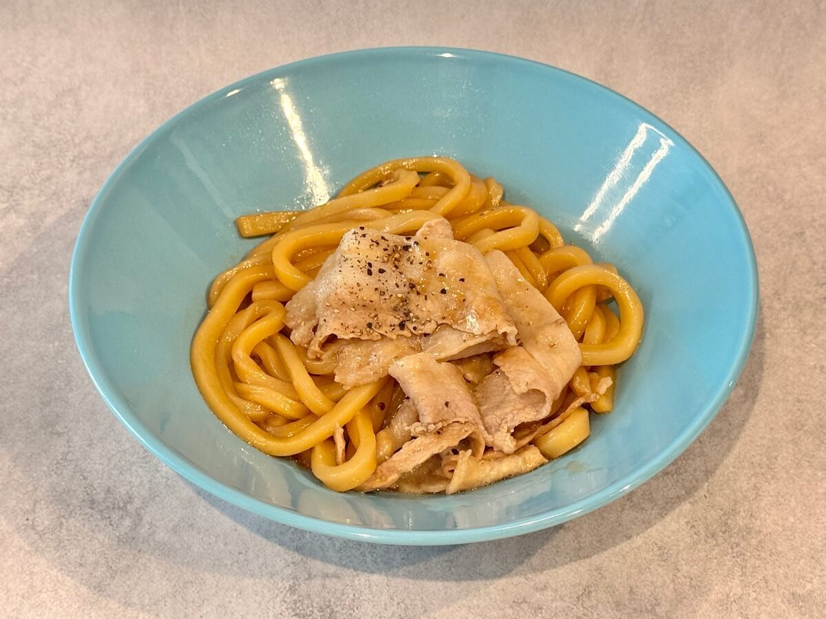 りゅうさん「豚バラのコク旨バターうどん」のレシピ