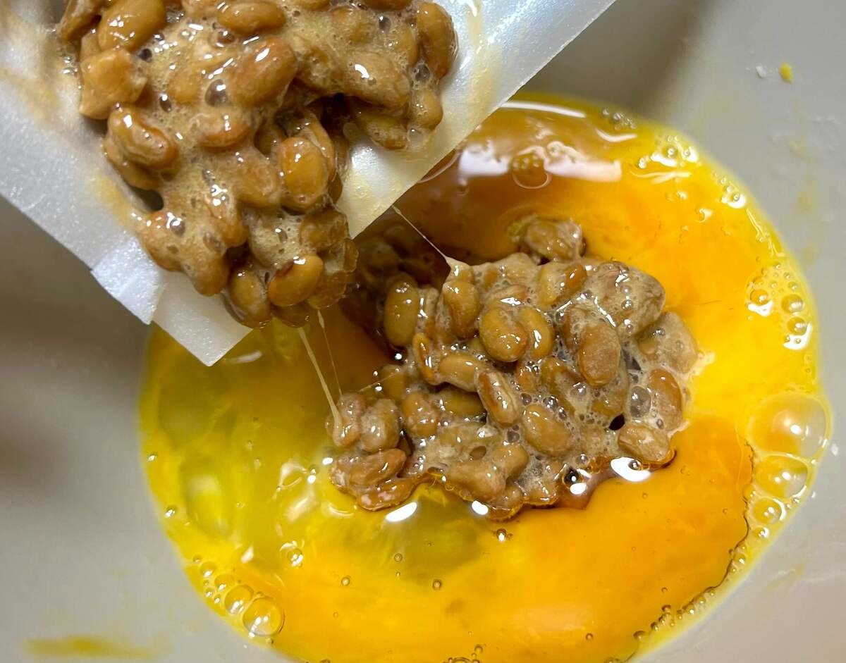 山本ゆりさん「レンチン納豆チャーハン」のレシピ