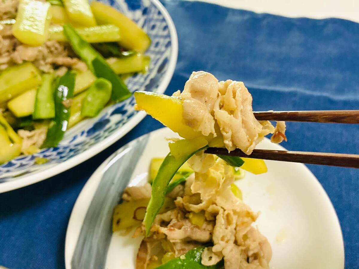 きゅうりと豚バラのにんにく塩炒め