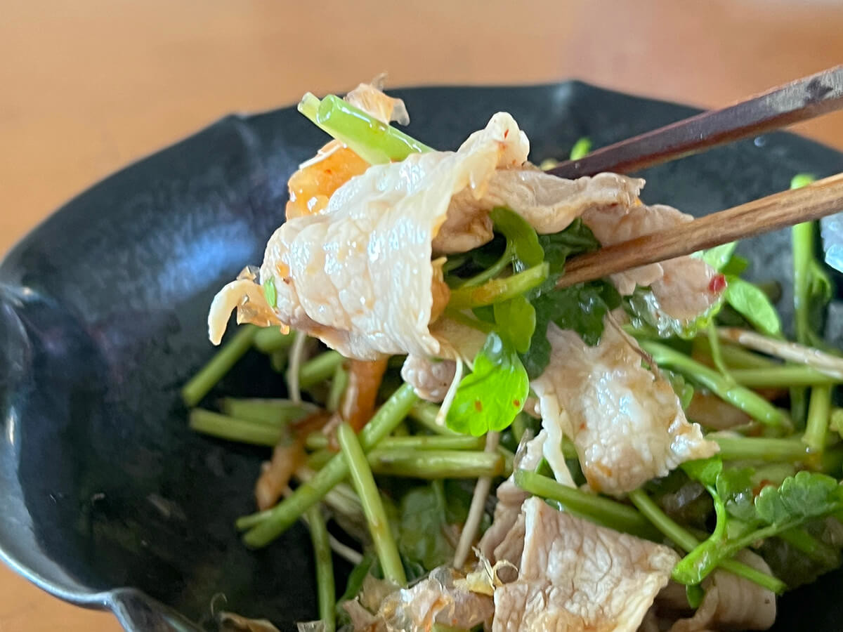 和田明日香さん「セリの豚キムあえ」