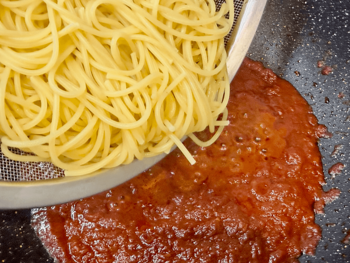 弓削啓太さん「超時短でできる絶品トマトソース」