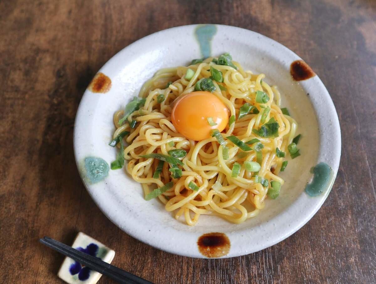 カルディおすすめ「スタミナにんにく油そば」