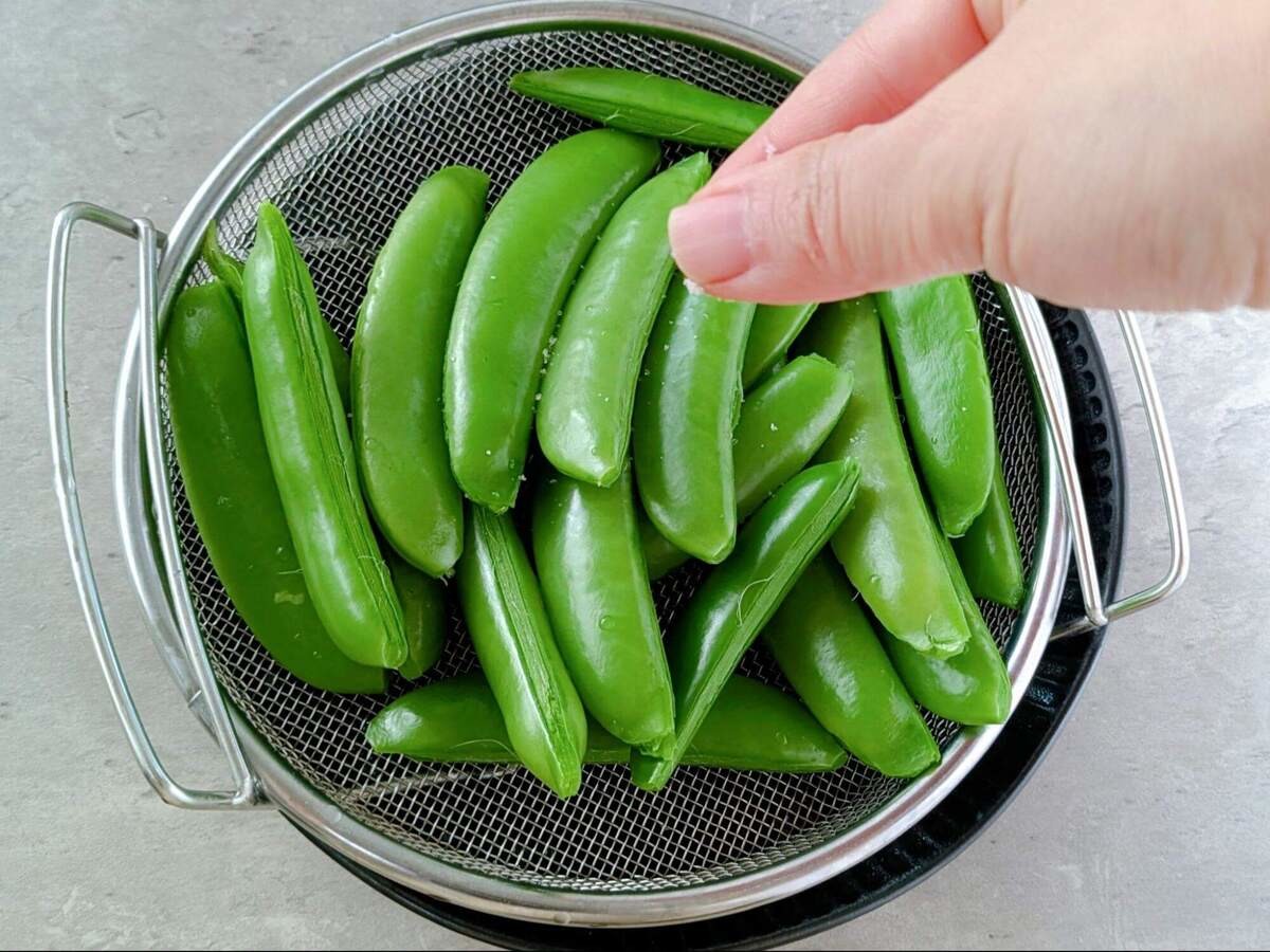 スナップエンドウとホタテのバター炒め