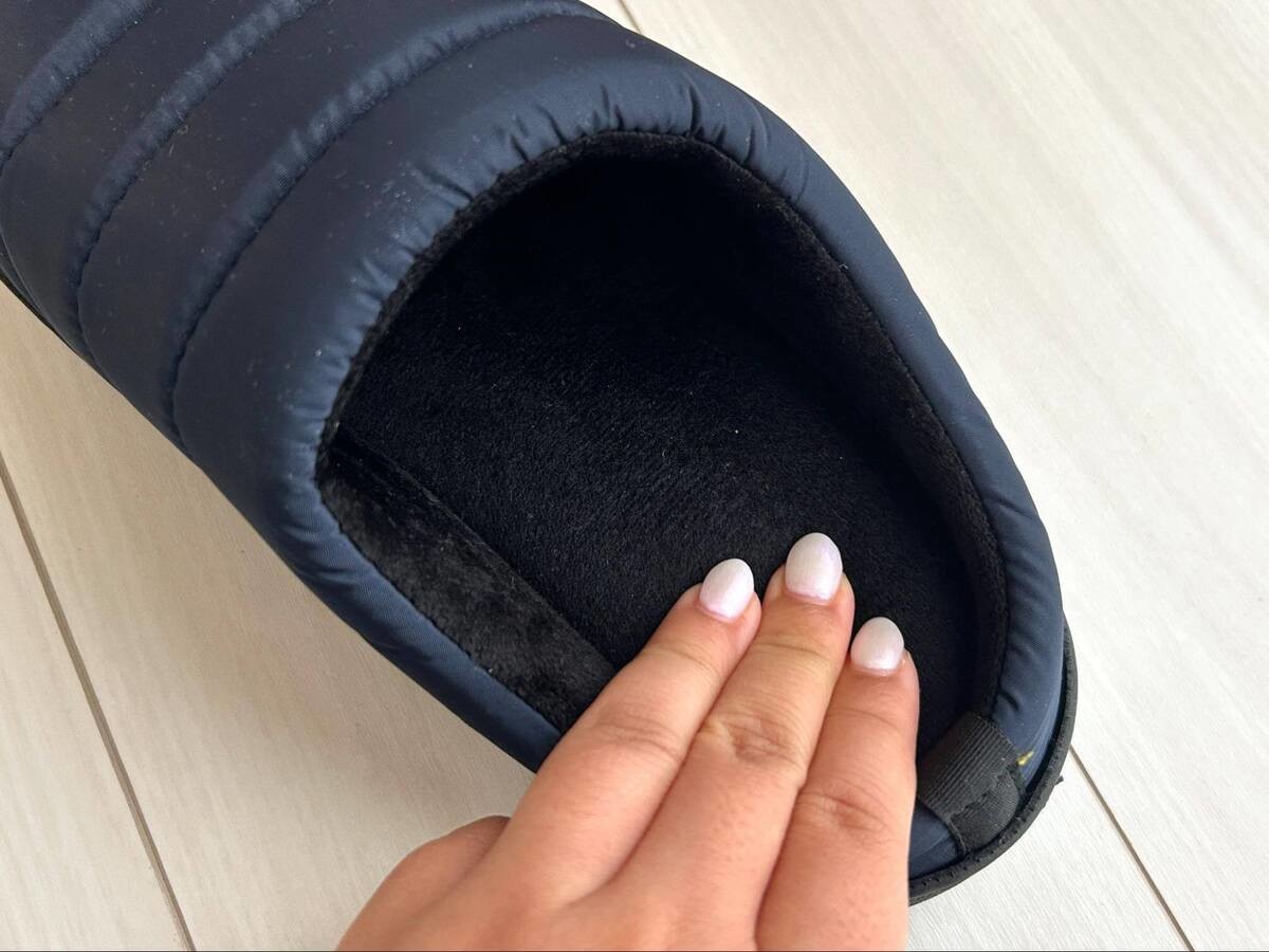 トライアルの「ダウン調サンダル」