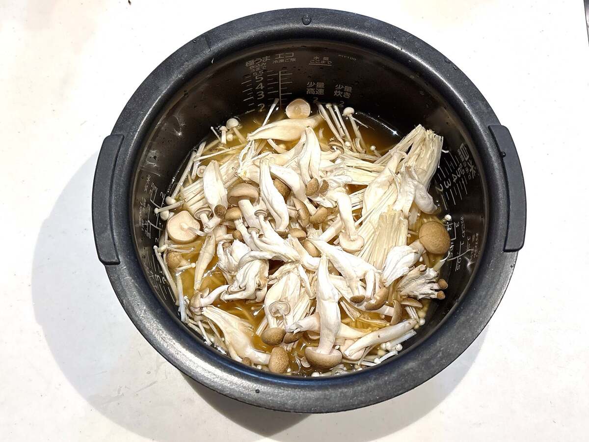 「焼き肉のたれで炊き込みご飯」