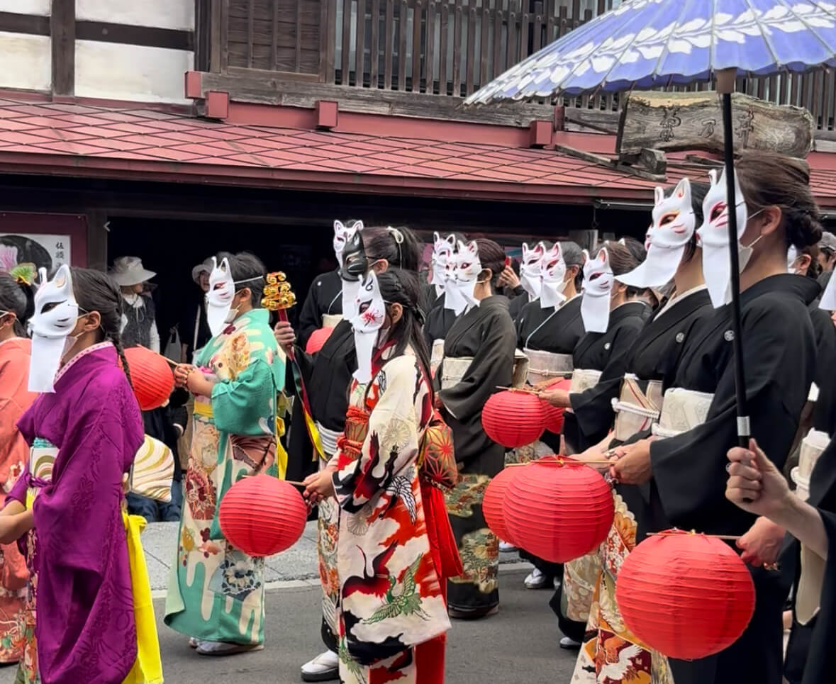 中町こみせ通り
