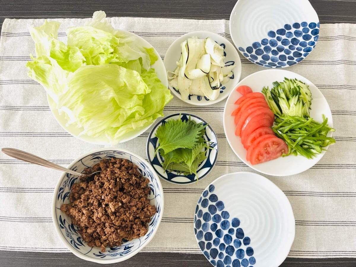 北斗晶さん「豚ひき肉で夏野菜たっぷりレタス包み」