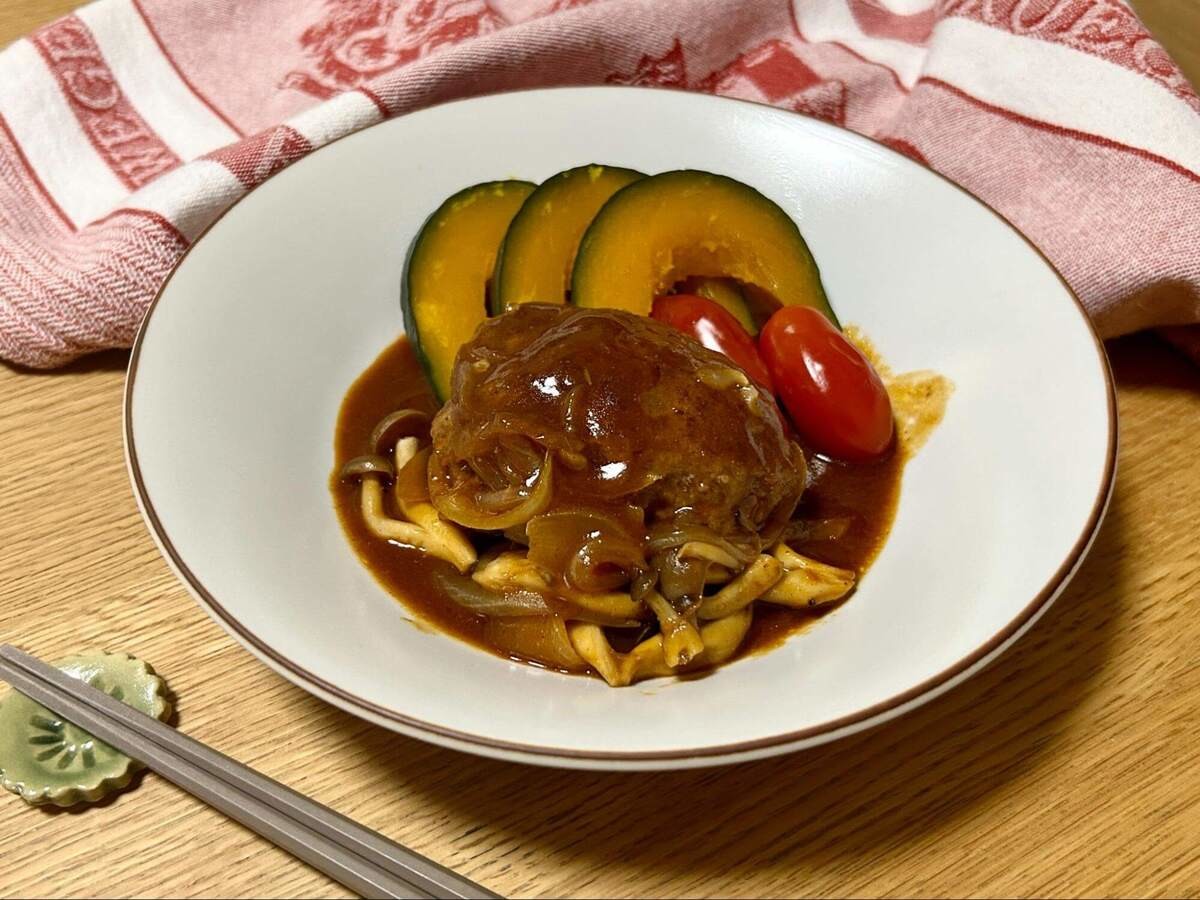 鳥羽周作さん「ふわふわ煮込みハンバーグ」