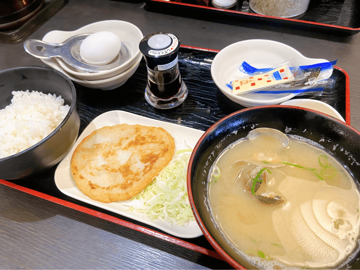 資さんうどんでモーニング